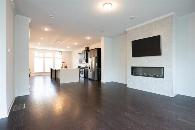 Foto del edificio - 637 Avondale Creek Dr.