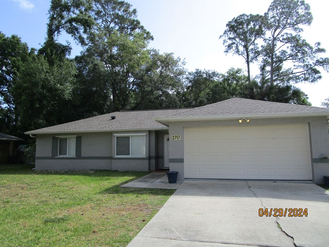 2717 Tamarind Dr, Edgewater, FL 32141 House Rental in Edgewater, FL