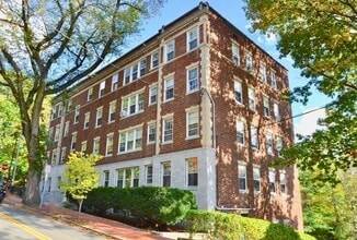 Building Photo - 86 Buckingham St