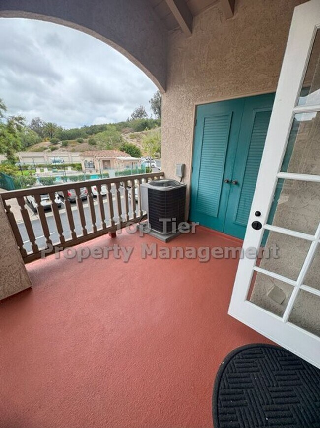Foto del edificio - Beautifully Updated 2-Bedroom, 2-Bath Cond...