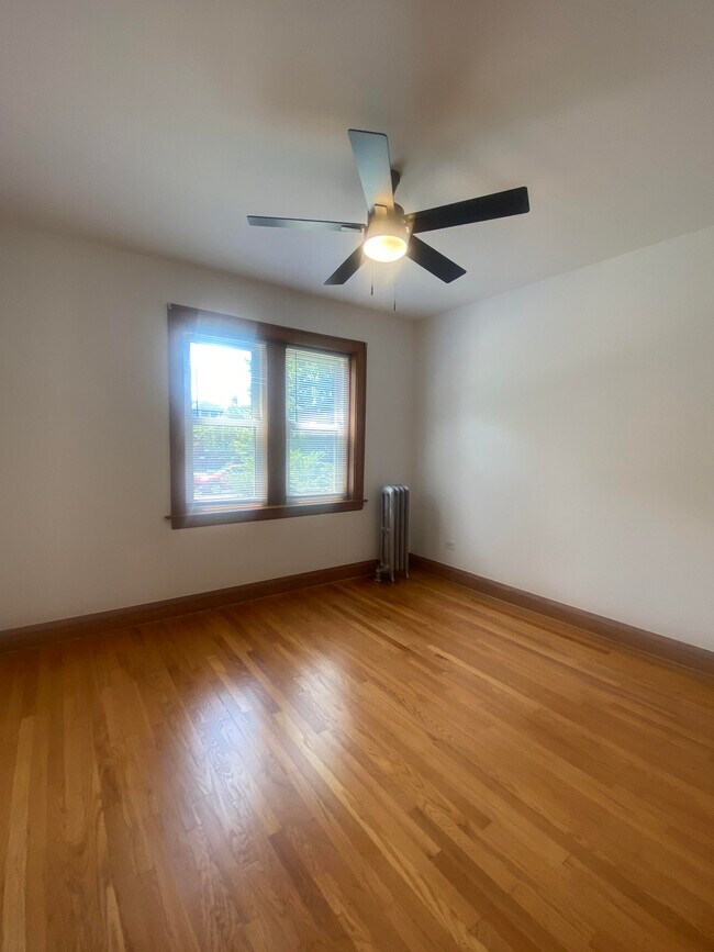 Foto del edificio - 4438 N Long Ave