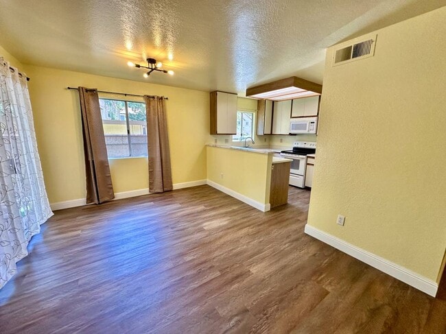 Building Photo - 11275 Avenida De Los Lobos