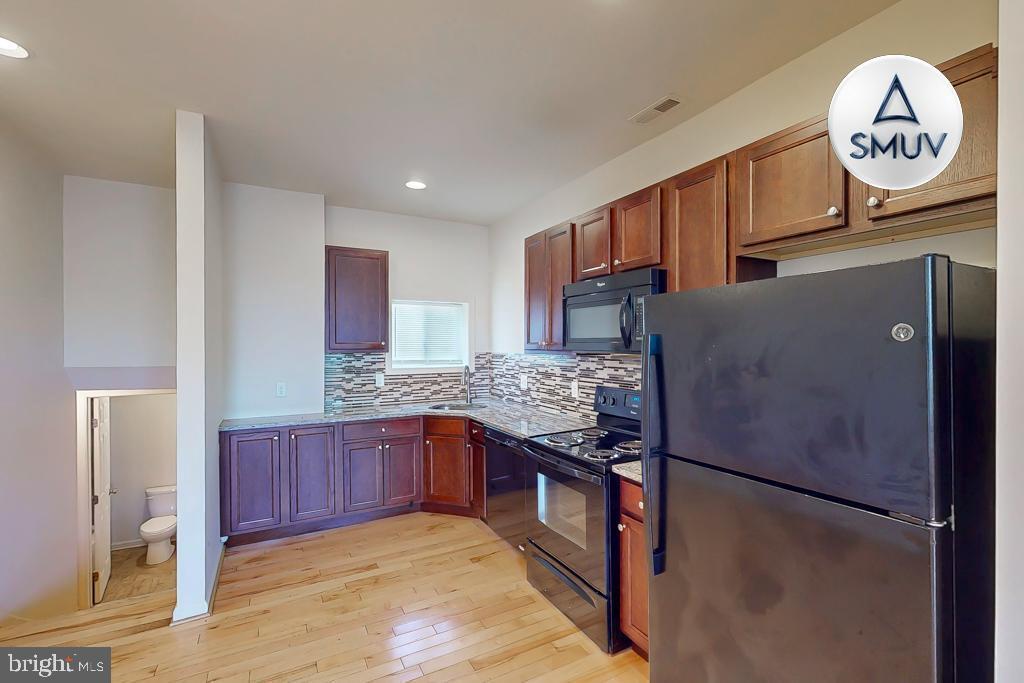 Primary Photo - 226 N Carey St