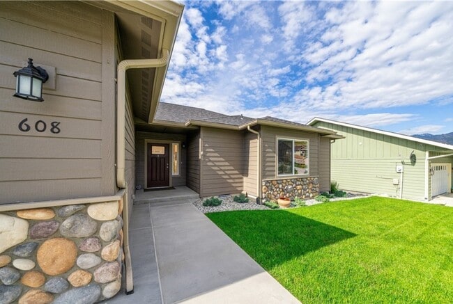 Building Photo - 608 Havenwood Dr