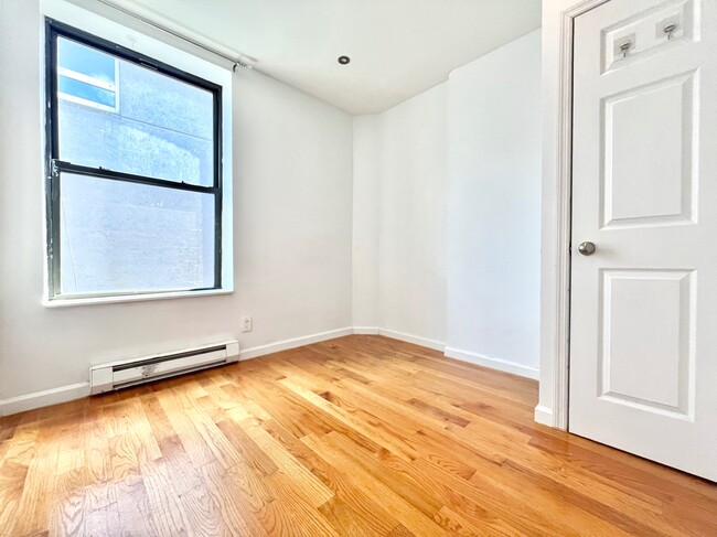 Building Photo - 953 Columbus Ave