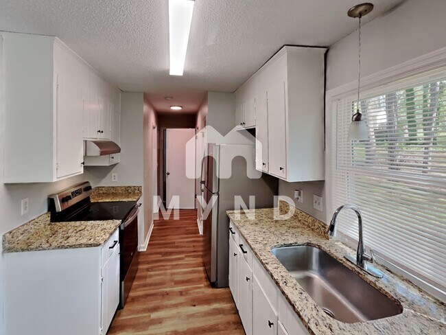 Building Photo - 1710 Farm Pond Ct