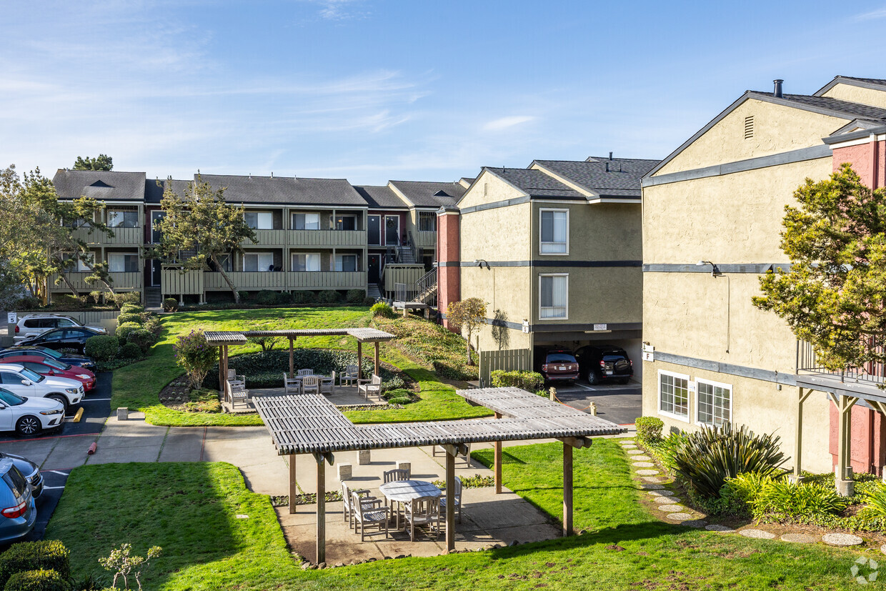 Foto principal - Evergreen Ridge Apartments