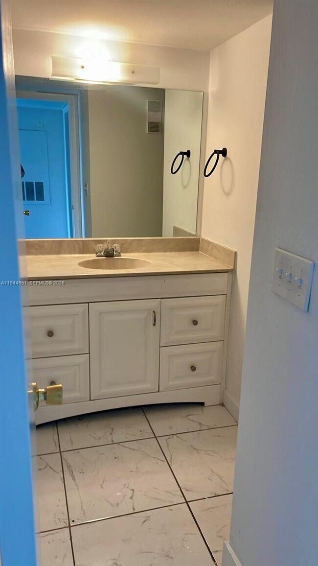 Foto del edificio - 3976 NW 87th Ave