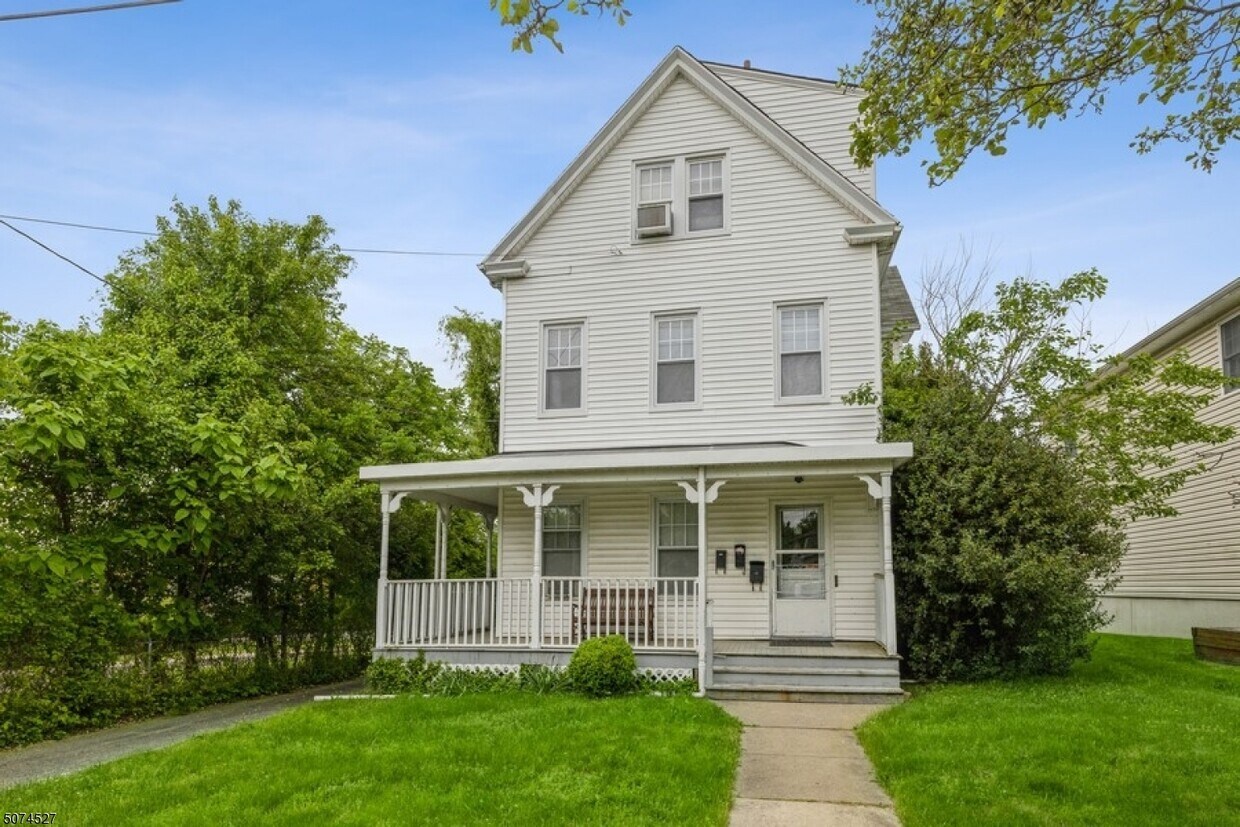 Foto principal - 35 Montrose Ave