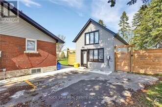 Building Photo - 48 Harber Ave