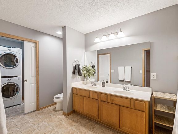 Foto del edificio - 12438 Flanders Ct NE