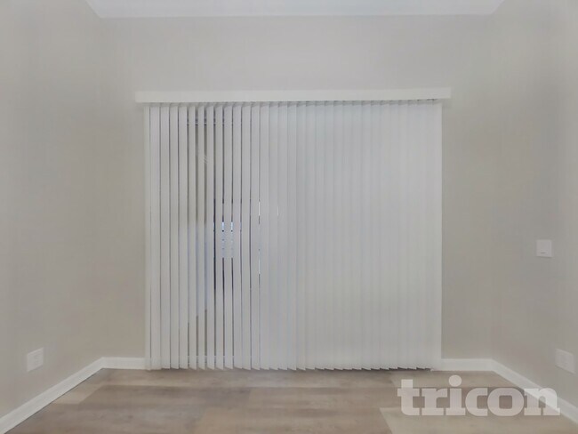 Foto del edificio - 6300 Falcon Lair Dr