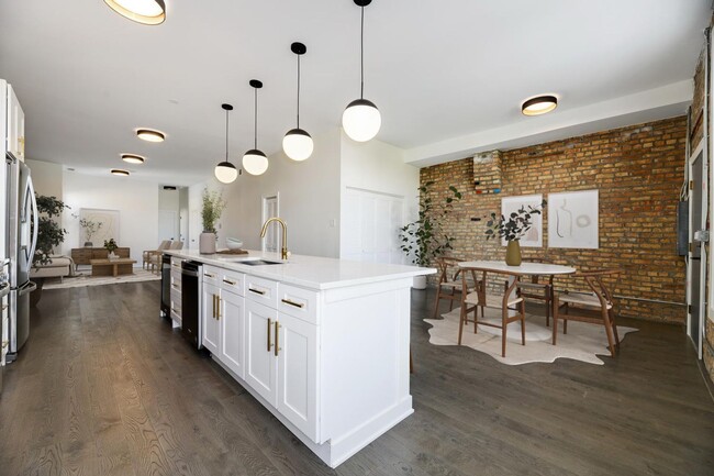 Building Photo - 06 - Mil 1371 LLC