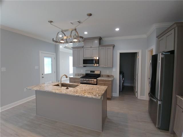 Kitchen - 5909 Debore Dr