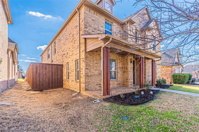 Building Photo - 10611 Providence Dr