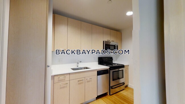 Building Photo - 1085 Boylston St