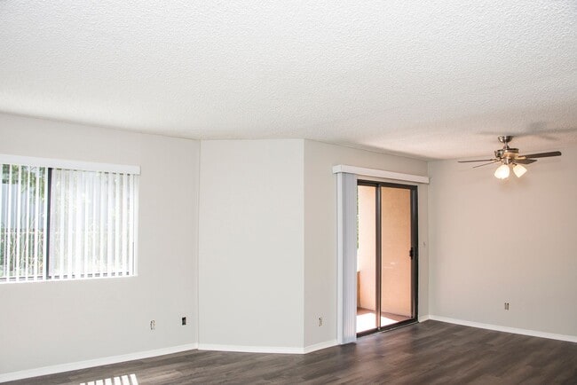 Building Photo - 1112 Linden Ave