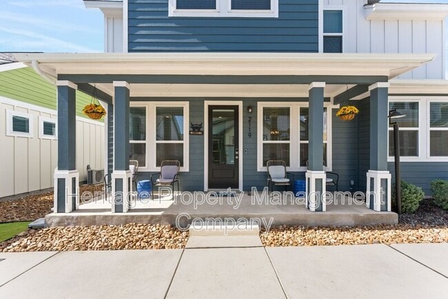 Building Photo - 2119 Hofstaat