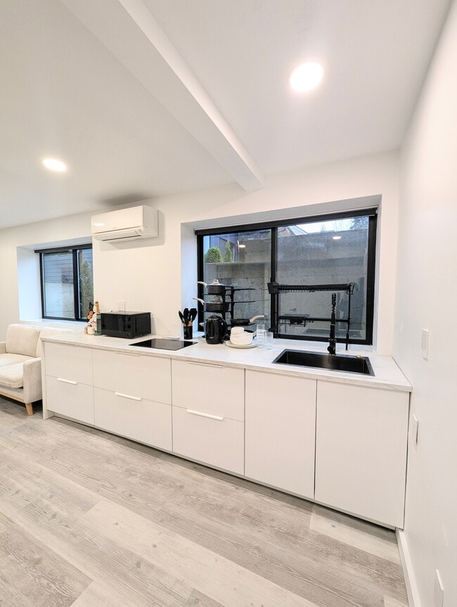 Foto del edificio - 1318 75th St SE