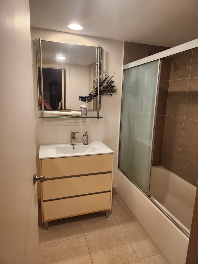 Baño privado para unidad principal - 4100 Galt Ocean Dr