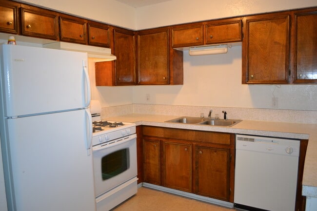 Building Photo - 2221 Lavern St