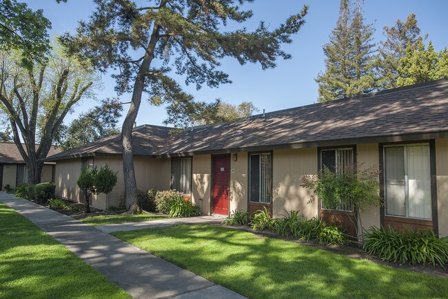 Oakwood Apartments Stockton Ca Building Photo Oakwood Apartments