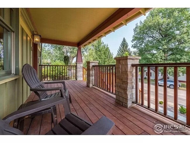 Building Photo - Charming Craftsman Gem Near McKinley Park