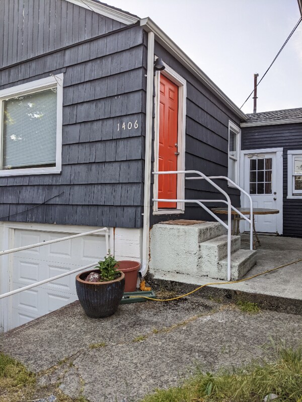 Primary Photo - 1406 Gregory Way