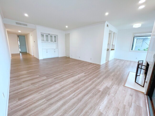 Foto del edificio - 1271 Granville Ave