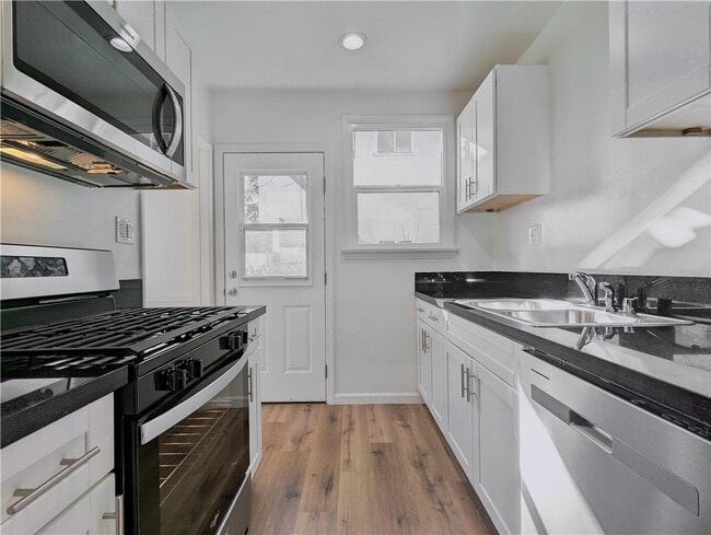 Building Photo - 10931 Whipple St
