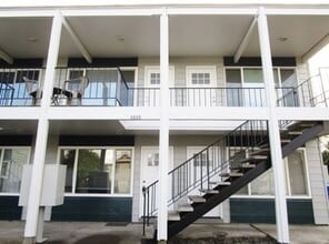 Building Photo - 4030 SE Holgate Blvd