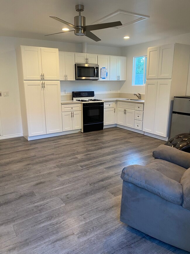 Large living/dining room - 6756 Tyrone Ave