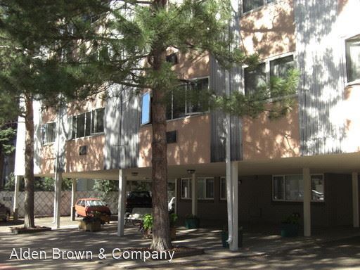 Building Photo - 737 N Washington St