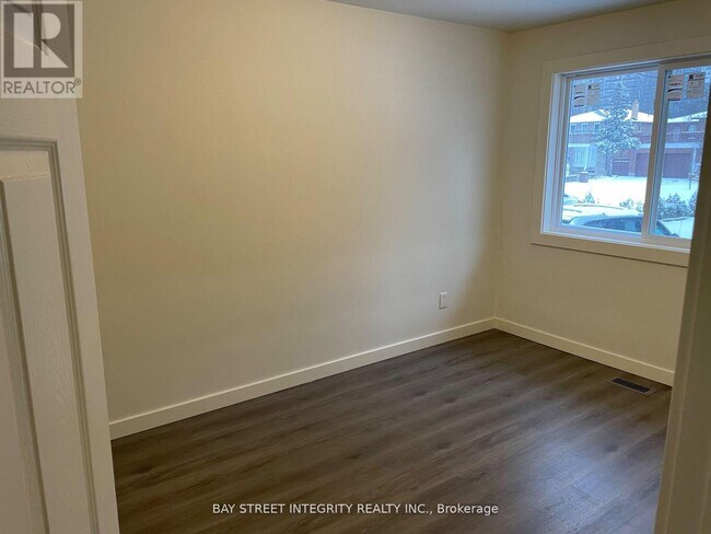 Building Photo - 43 Fairglen Ave