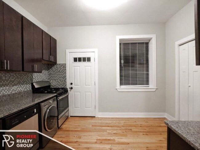 Foto del edificio - 2 bedroom in CHICAGO IL 60657