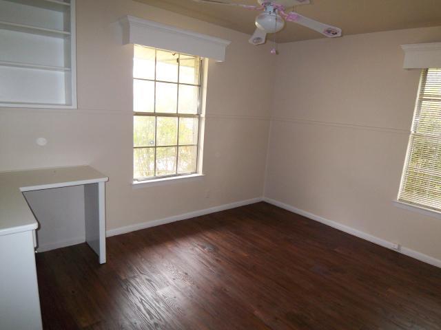 Foto del edificio - 1809 Rogge Ln