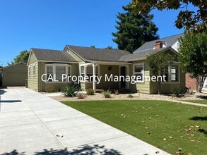 Building Photo - 232 Oak St