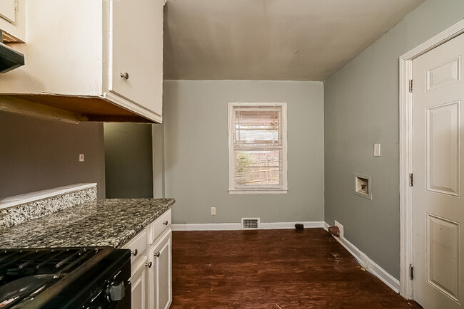 Building Photo - 3565 Glenwood Rd