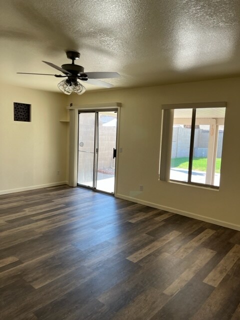 Large great room - 1169 W 18th Ave