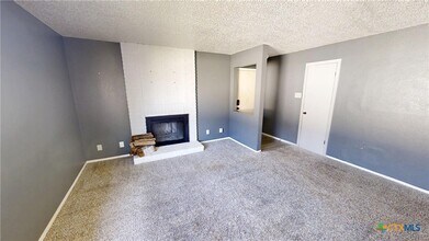 Building Photo - 2107 Creekwood Dr