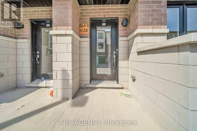 Building Photo - 1695-1695 Dersan St