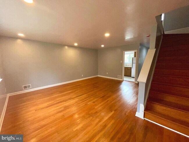 Building Photo - 5028 Roseld Ct