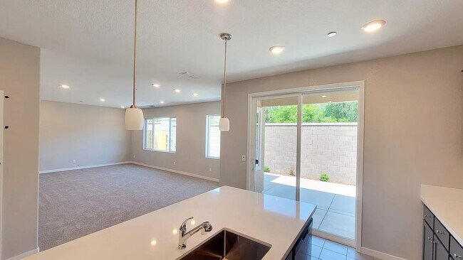 Foto del edificio - 4404 Sierra Pine Way