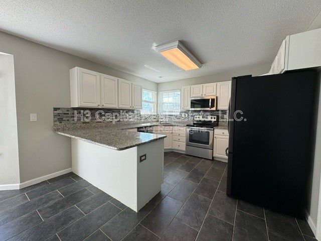 Foto del edificio - 1041 Flora Lake Ct