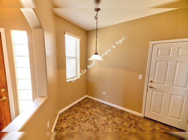 Foto del edificio - 606 W Woodfield Ct
