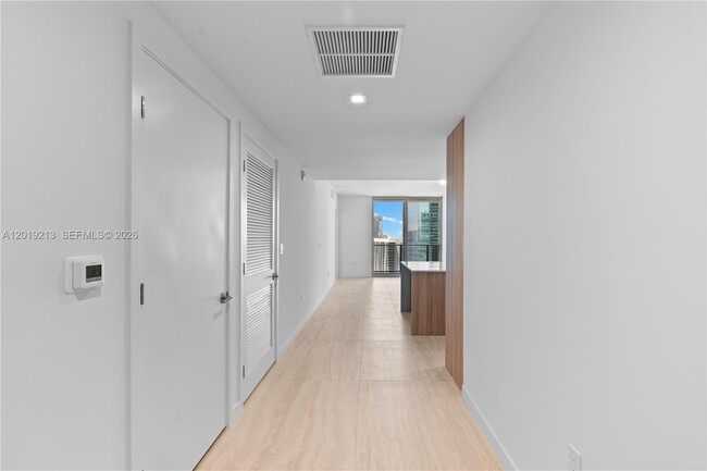 Foto del edificio - 77 SE 5th St