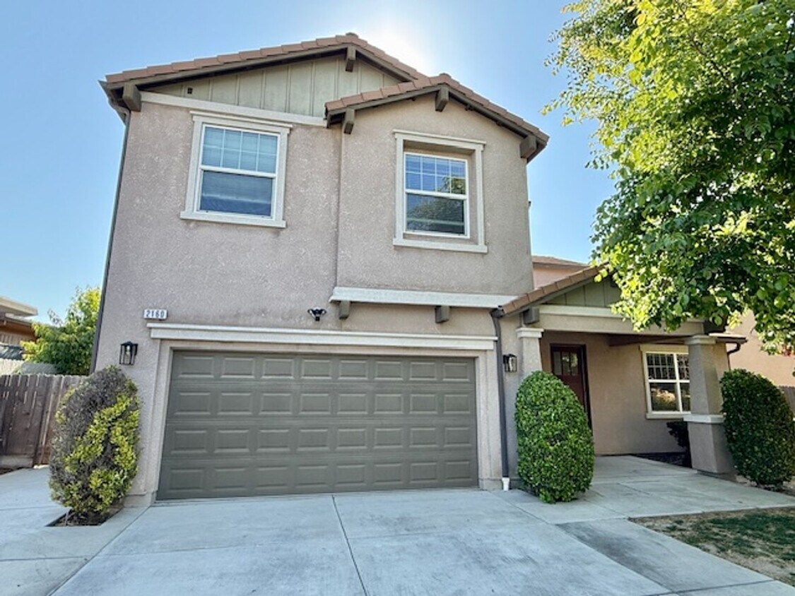 Foto principal - Beautiful Spacious 5 Bedroom Home located ...