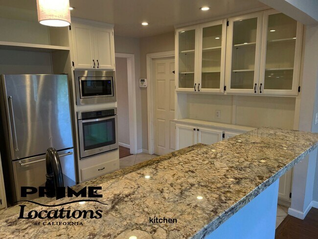 Building Photo - A Sacramento 4 bedroom best value deal