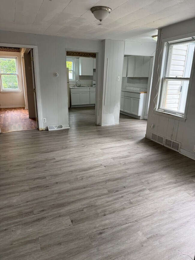 Building Photo - 59th St Single Family for Rent