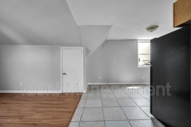 Foto del edificio - 1645 E Main St